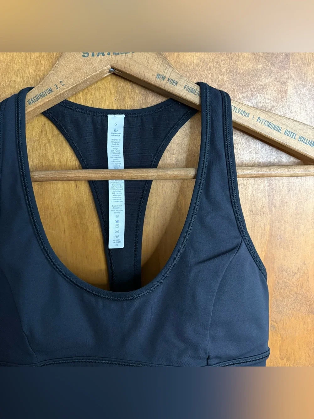 Lululemon Black Ornate Sports Bra Bralette Embroidered Eyelet Lace 6 Hiking Gym